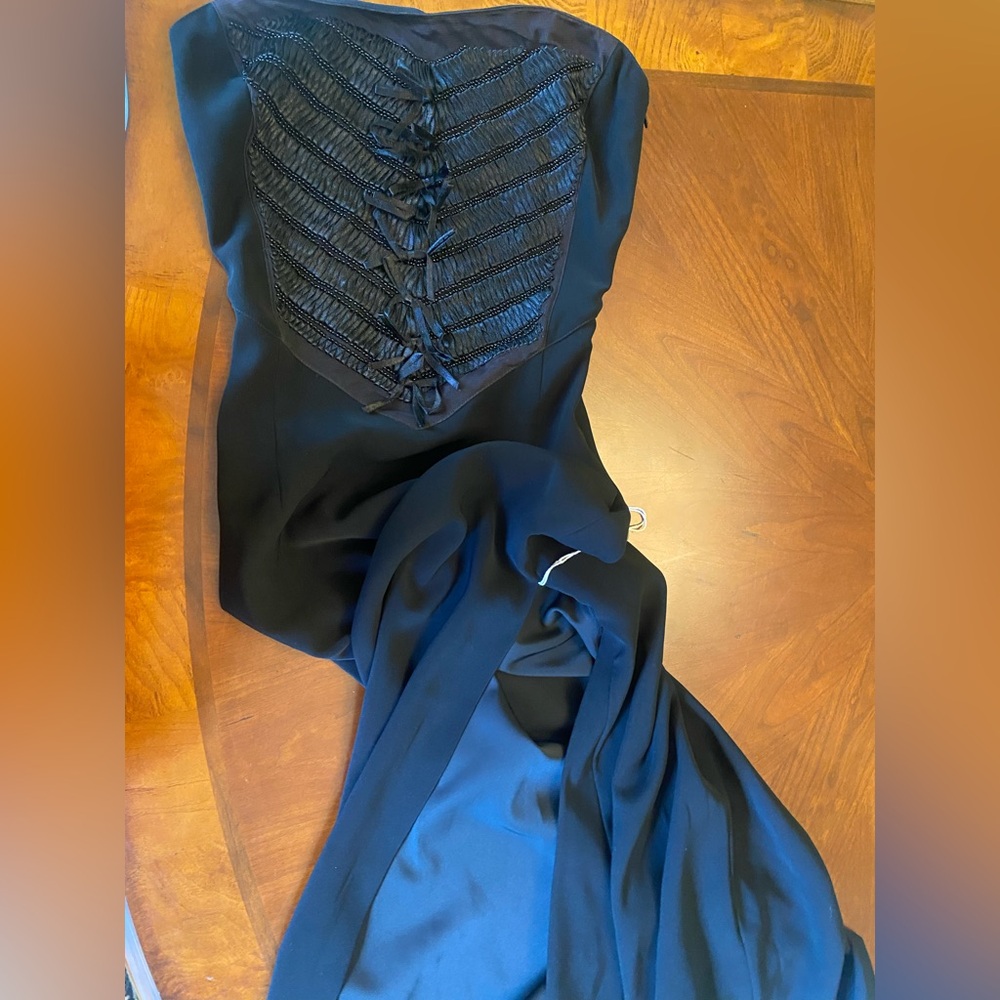 CristinaEffe’s Elegant Black Strapless Evening Gown - Picture 5 of 12